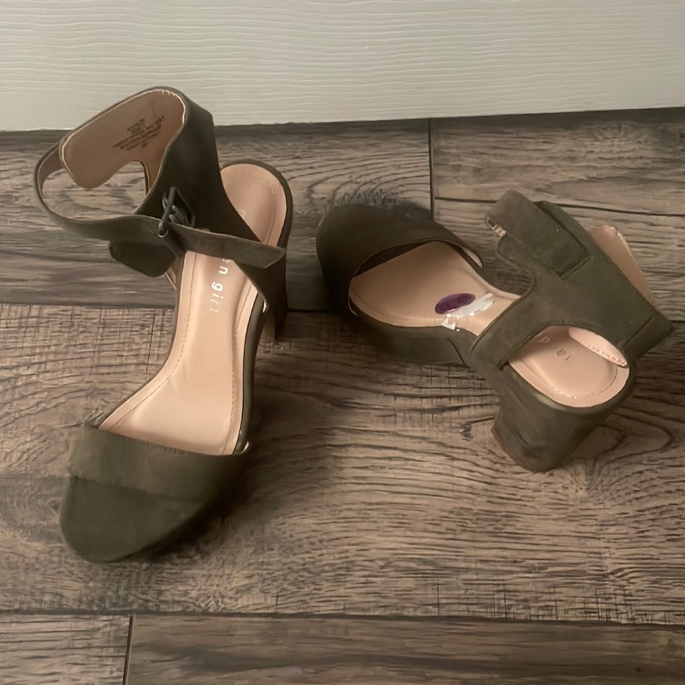 Madden girl by Steve Madden forest green suede heels.